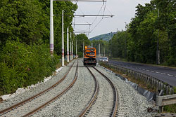 Mit dem Hilfsfahrzeug der WSB werden die Gleise abgefahren und der gröbste Dreck entfernt. 07.06.2015 – André Werske