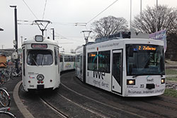 GTW-D8 (GT8) 246 und GTN 253 am Hauptbahnhof. 08.12.2016 – André Werske