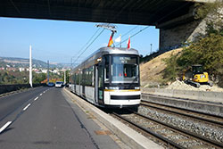 Artic Tram bei der Bergfahrt auf der Steilstrecke zwischen Heidingsfeld und Heuchelhof.