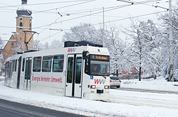 GT-E zwischen den Haltestellen "Reuterstraße" und "Klingenstraße". 25.12.2010 – Andre Werske