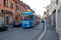 GT-E 205 auf der stillgelegten eingleisigen Strecke in der Wenzelstraße, Heidingsfeld. 04.09.2005 – André Werske