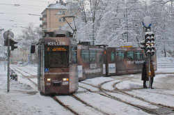 GT-E biegt in die Haltestelle "Sanderring" ein 25.12.2010 – André Werske