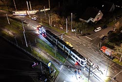 Der erste GT-F wird am Heuchelhof auf die Gleise gesetzt. © 17.12.2024 WVV/WSB.