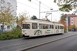 GT-H 272 ist auf Werkfahrt. Die Straba verlässt die Haltestelle "Ehehaltenhaus". 02.11.2005 – André Werske