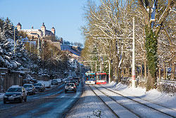 GTN 251 und GTN 261 in der Mergentheimer Straße. 28.12.2014 – André Werske