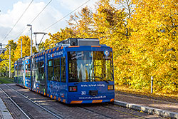 GT-N 260 an der Haltestelle "Neunerplatz". 18.10.2013 – André Werske