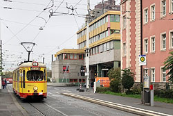GTW-D8 Nummer 244 im alten Farbkleid der WSB am Sanderauer Straßenbahndepot.