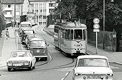 C-Wagen (Credé) Nummer 225 auf der Grombühlbrücke 01.08.1972 – Stadtarchiv Würzburg