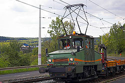 E-Lok 299 befährt die Steilstrecke hinauf zum Heuchelhof — im Linksverkehr. 30.08.2011 – Hr. Nenninger