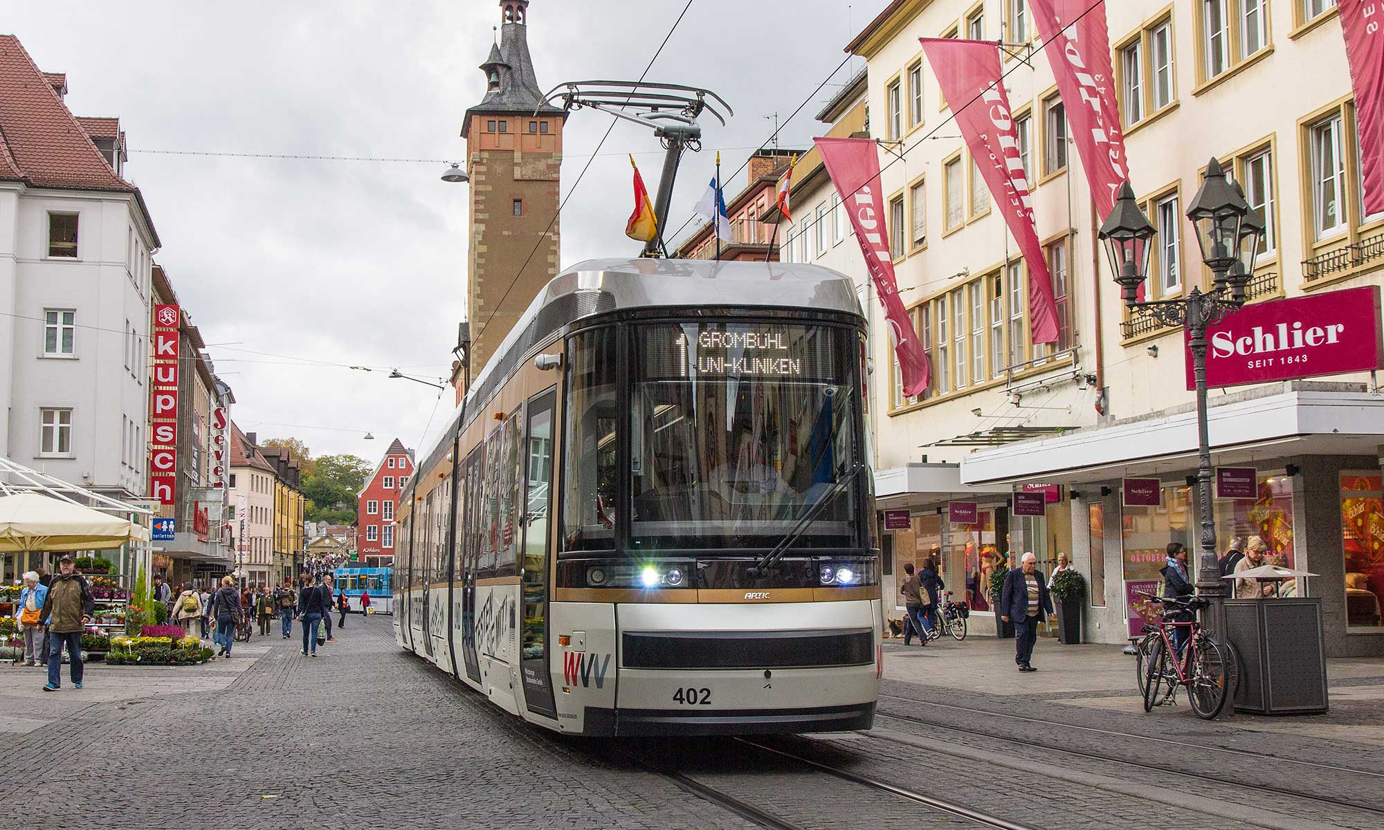 Artic Tram in der Fußgängerzone zwischen Rathaus und Dom. © Andre Werske.